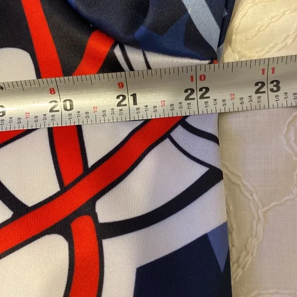 Patriot hooded hoodie in like new condition,  no size pit to pit is 22 inches. - Picture 6 of 6